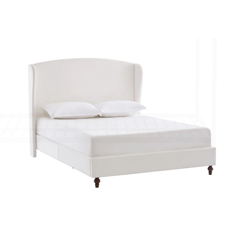 Lit King size rembourré et minimaliste avec dossier haut pour un sommeil de rêve et une chambre élégante