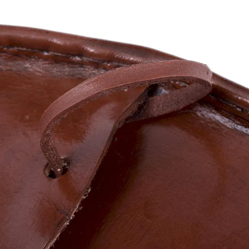 Pouf ottoman en cuir ciselé fait main, élégance espagnole (Pérou)